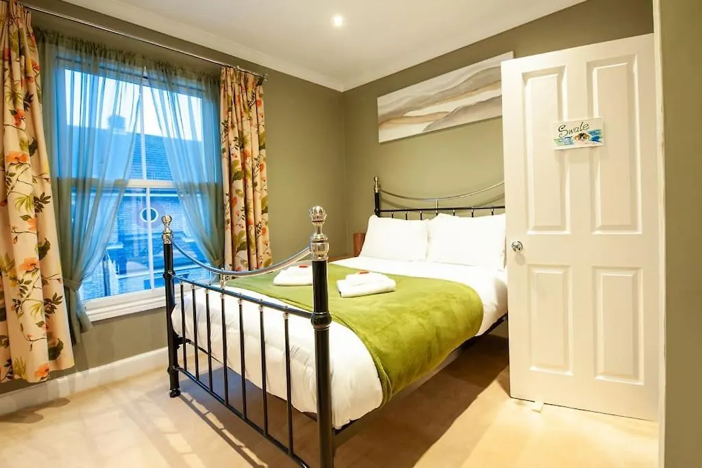 Clifford House - 4 Bed Home Within The City Walls York 0*,