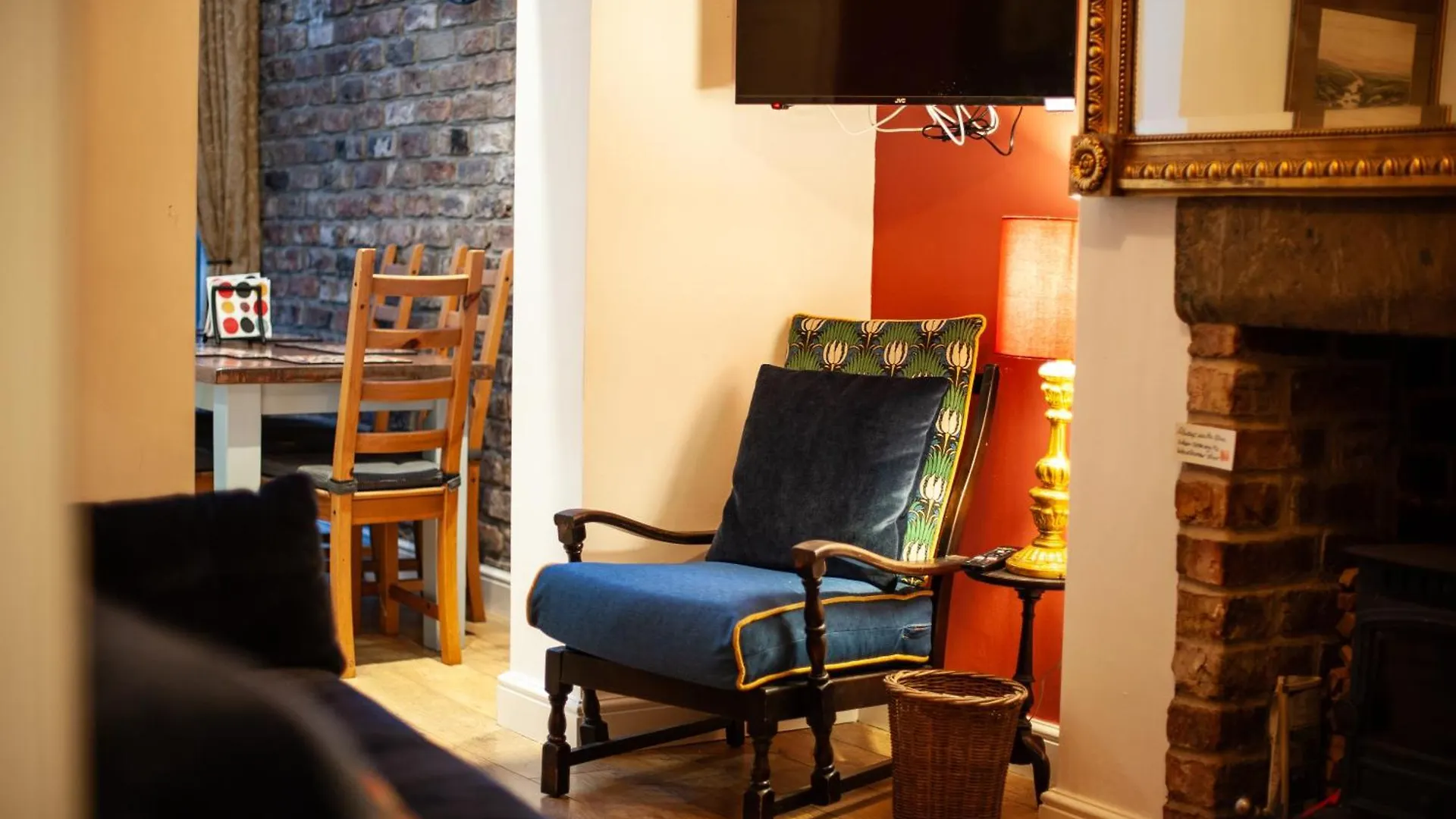 Clifford House - 4 Bed Home Within The City Walls York